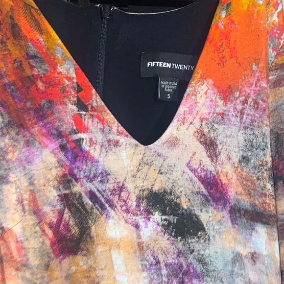 FIFTEEN TWENTY | Size Small | long sleeve V-Neck! Amazing on! - Picture 4 of 7